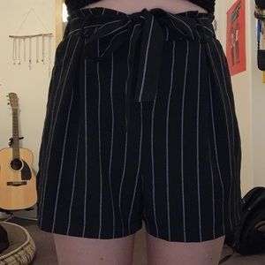 pin-stripe dress shorts 💃